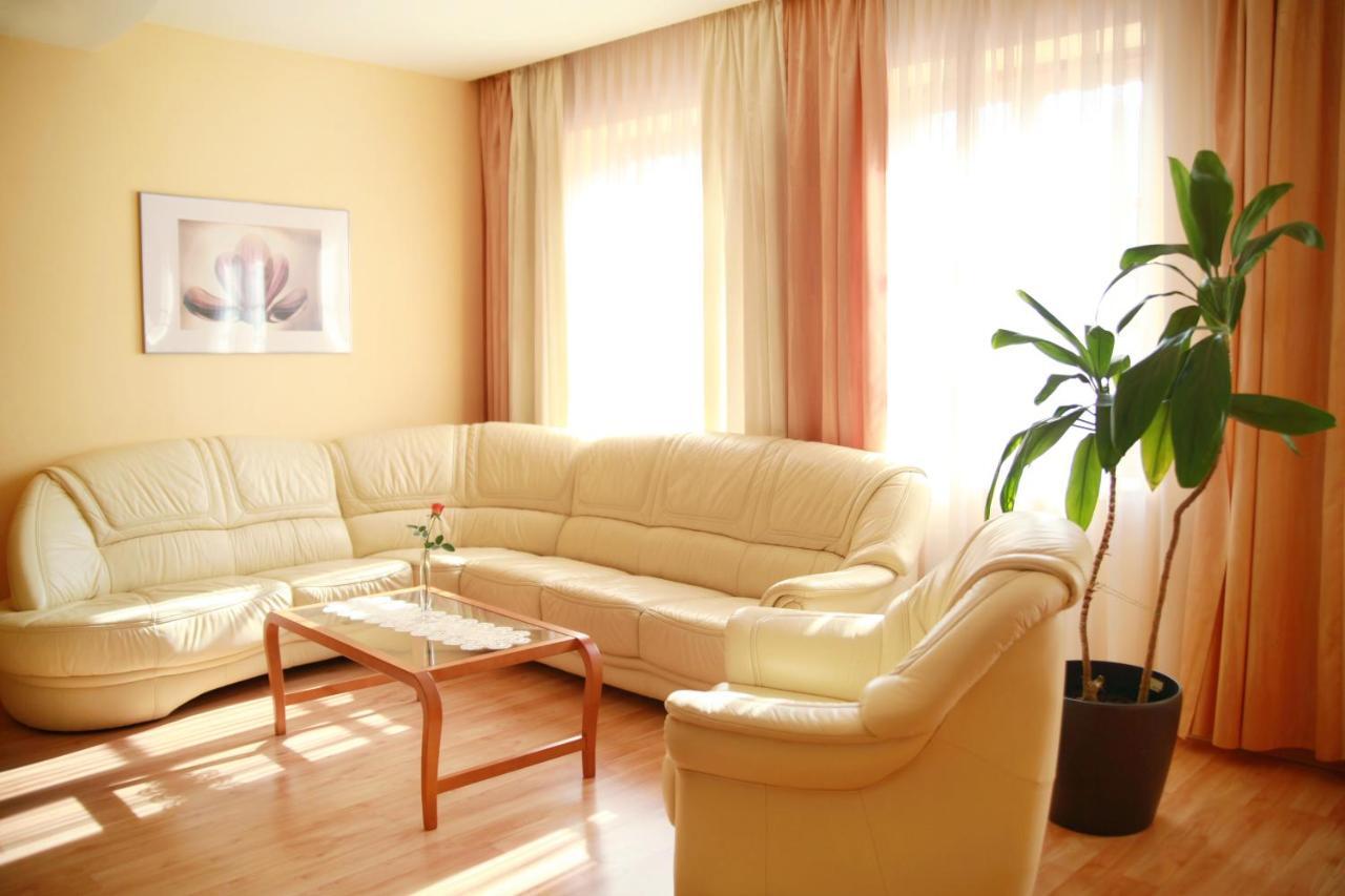 Hotel Dream Trnava Bagian luar foto