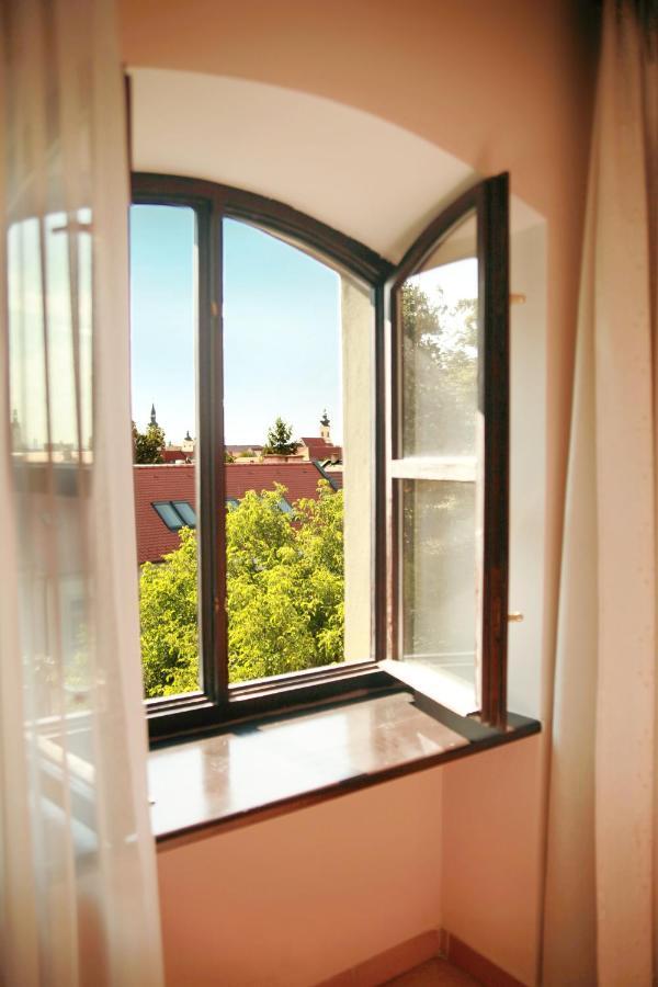 Hotel Dream Trnava Bagian luar foto