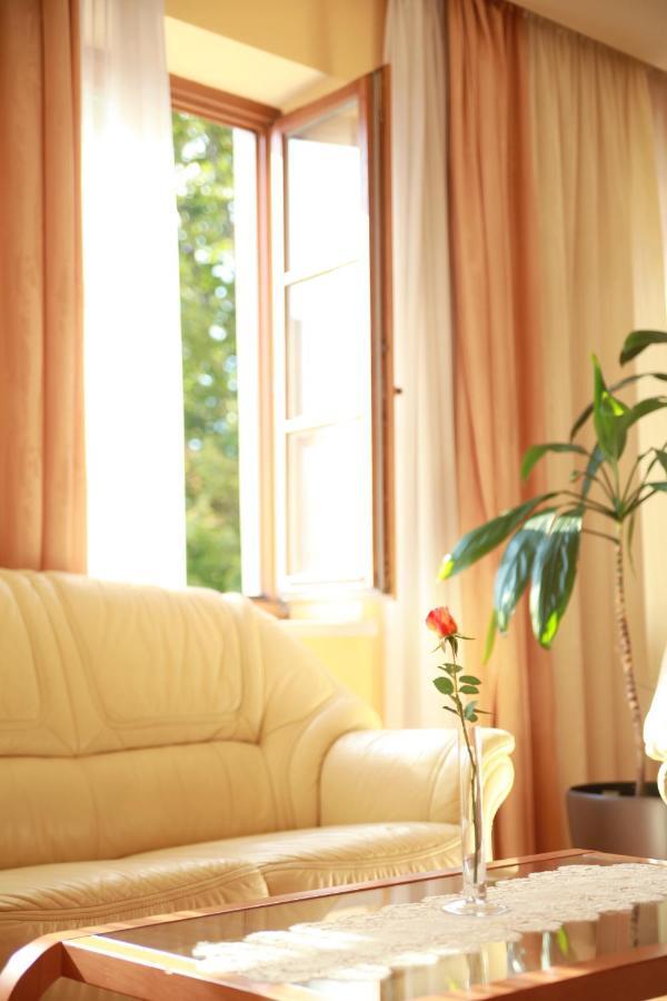 Hotel Dream Trnava Bagian luar foto