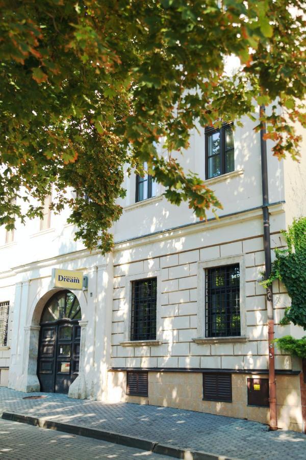 Hotel Dream Trnava Bagian luar foto