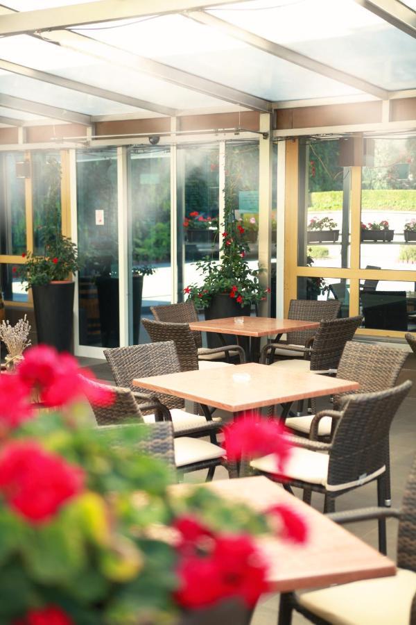 Hotel Dream Trnava Bagian luar foto
