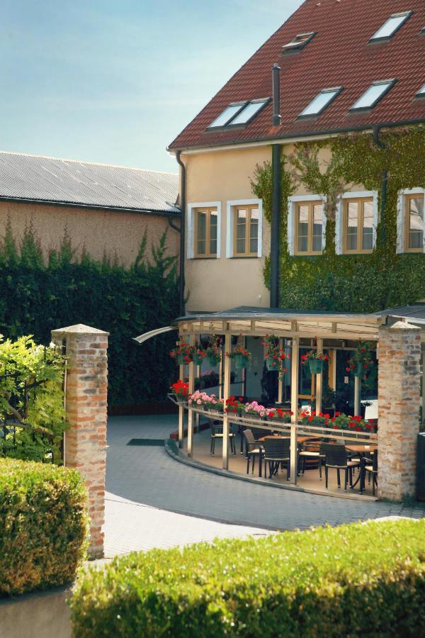 Hotel Dream Trnava Bagian luar foto