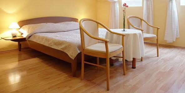 Hotel Dream Trnava Bagian luar foto